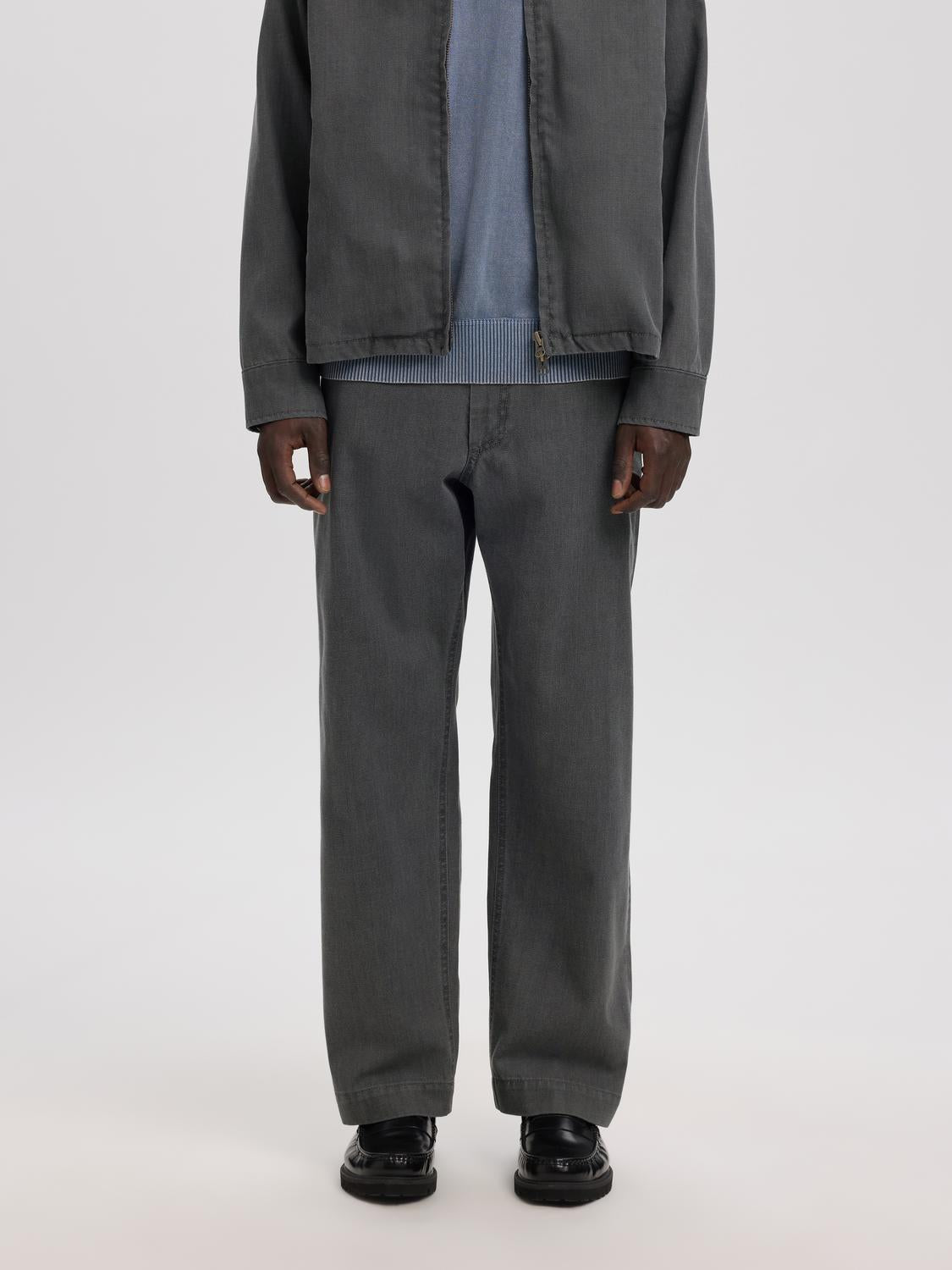 model_shot-front